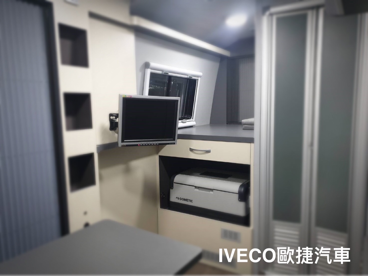 車內電子設備齊全-露營好棒棒