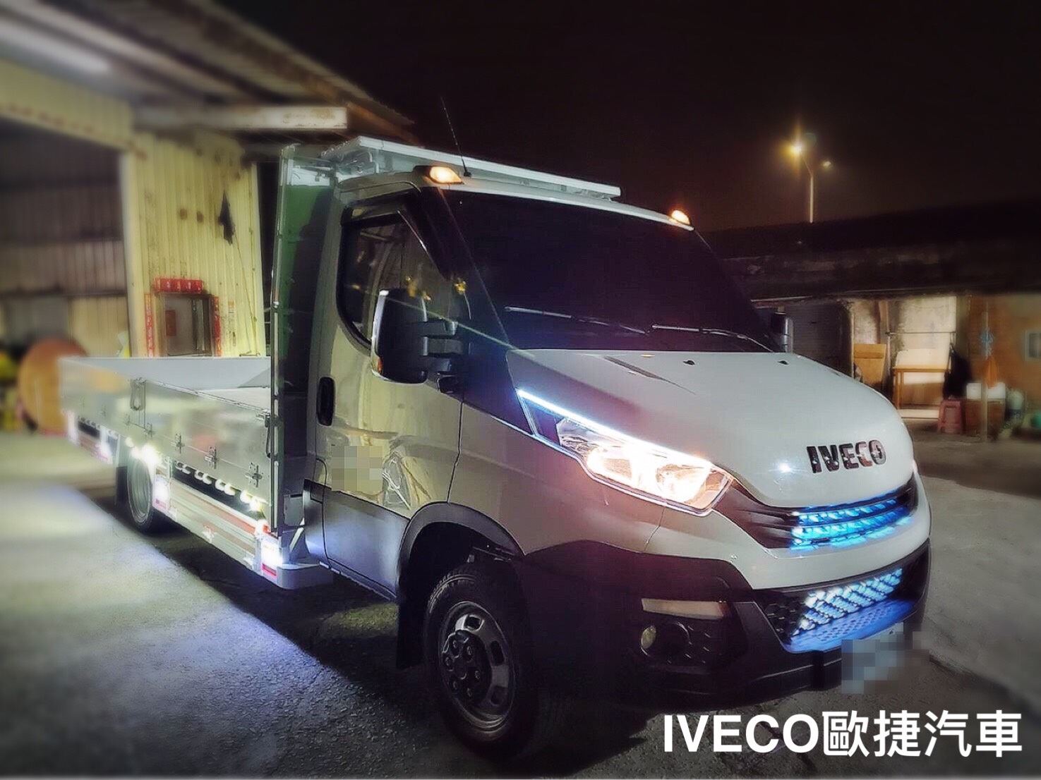 IVECO霸氣貨車燈照耀前行