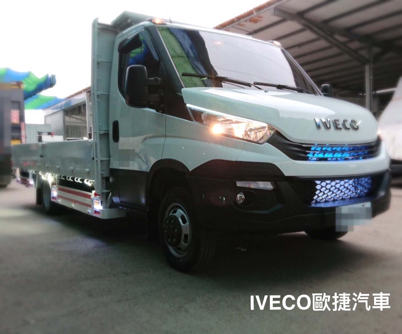 IVECO霸氣貨車燈照耀前行