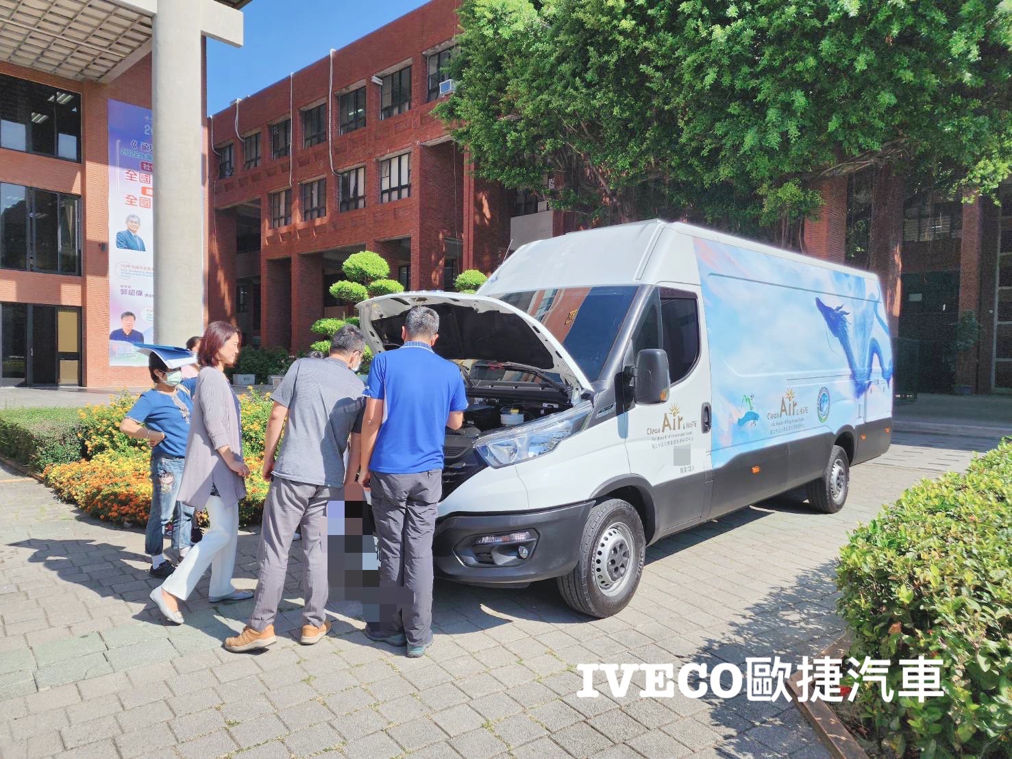 IVECO廂型行動車改裝學術研究行動車