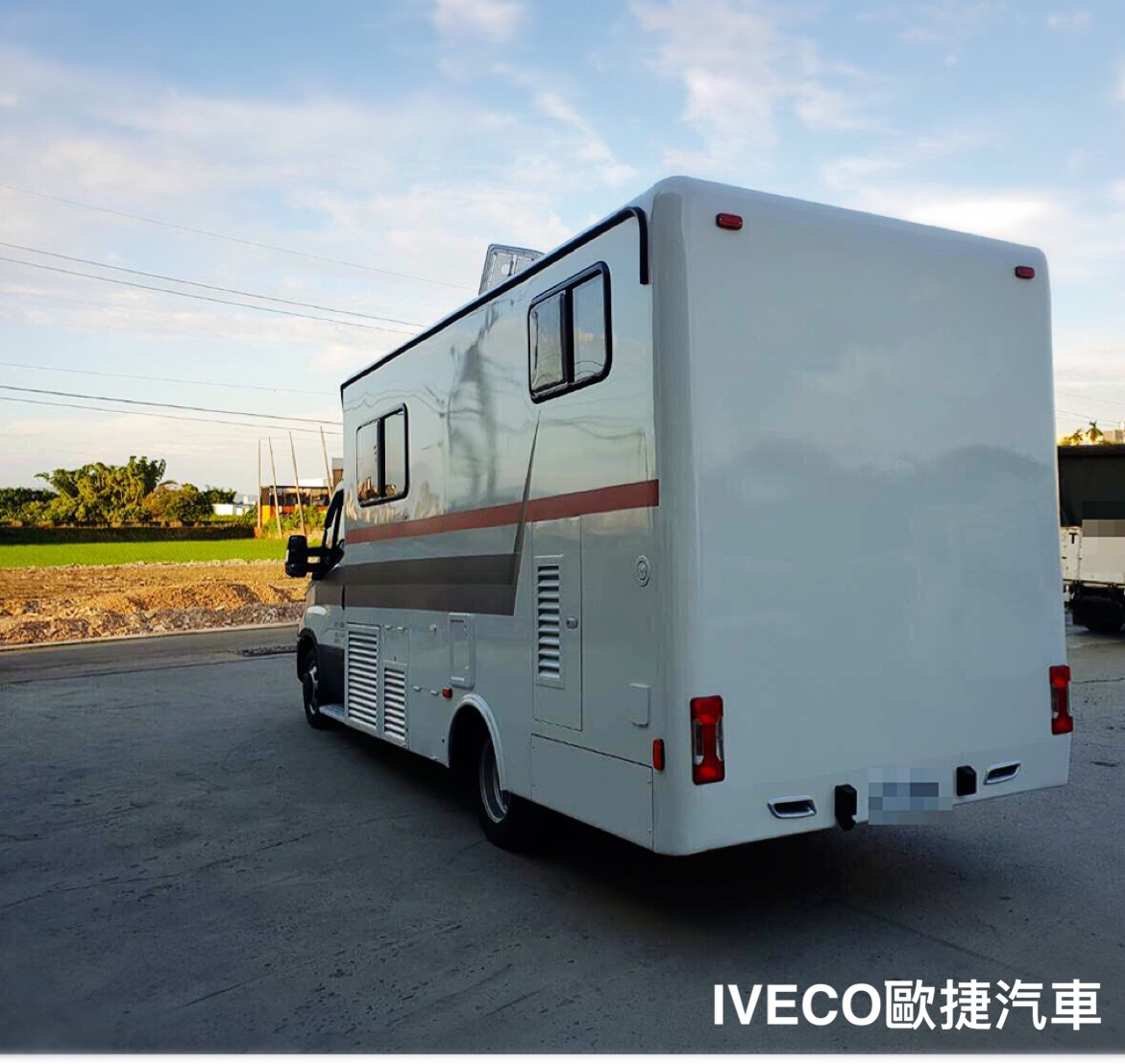 自走式露營車