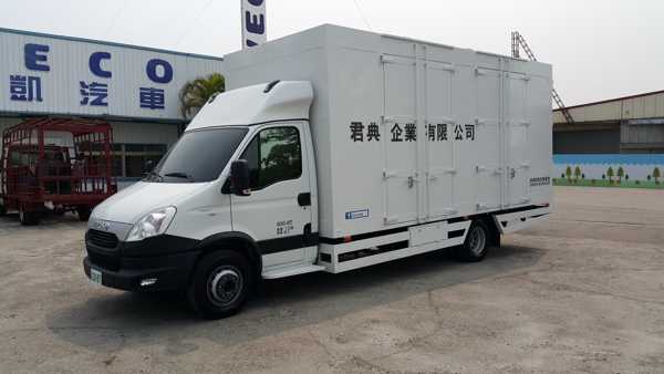 IVECO三噸半 七噸大貨車.伸縮貨斗.鋁貨斗.塑膠.手工具.物流運輸車.救護車.省油.貨車內裝