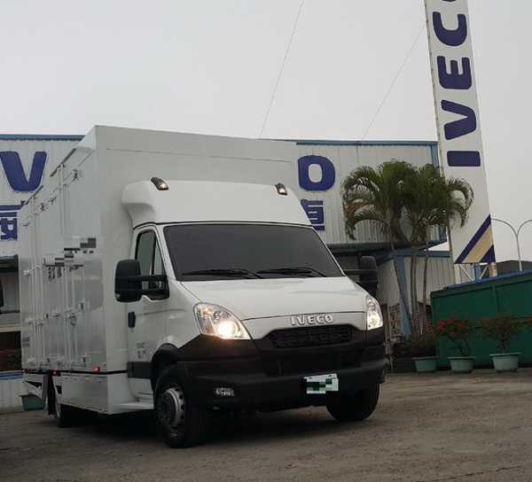 IVECO三噸半 七噸大貨車.伸縮貨斗.鋁貨斗.塑膠.手工具.物流運輸車.救護車.省油.貨車內裝