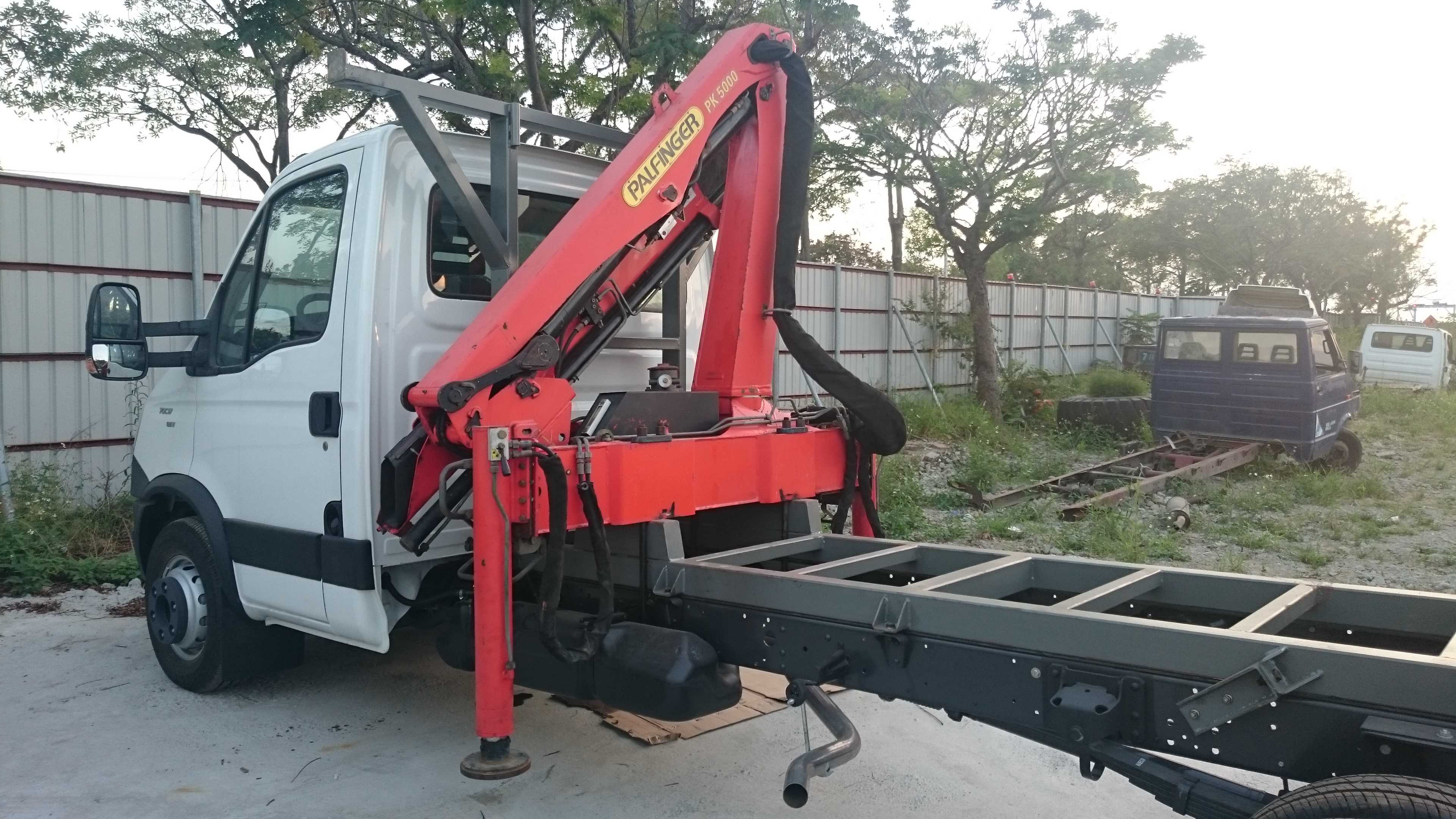 IVECO 歐捷汽車 單臂吊桿 工程車 特殊改裝車 探鑽工程車 起重機 吊車
