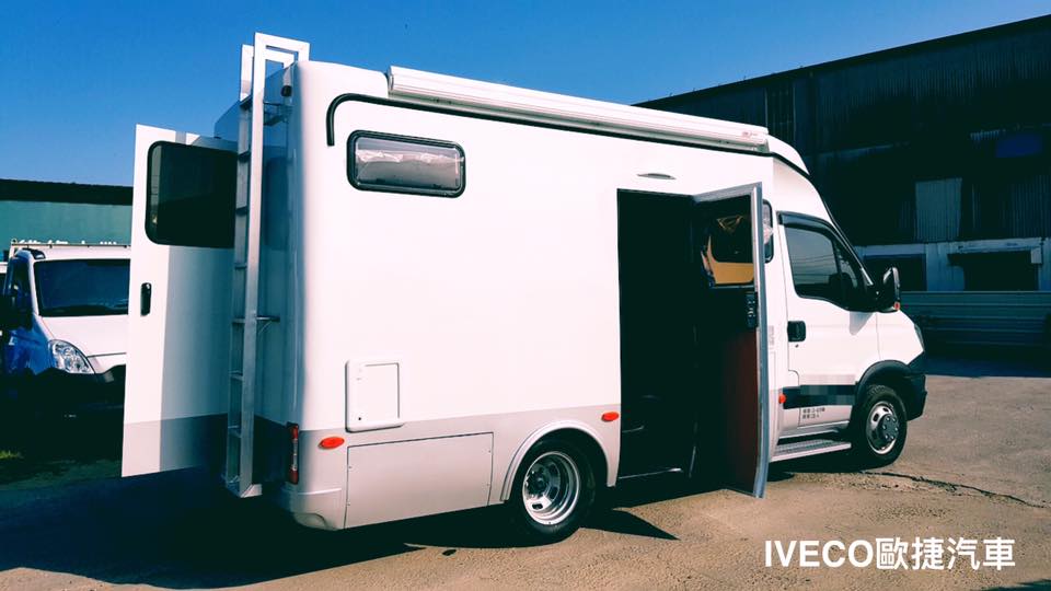 IVECO 行動露營車