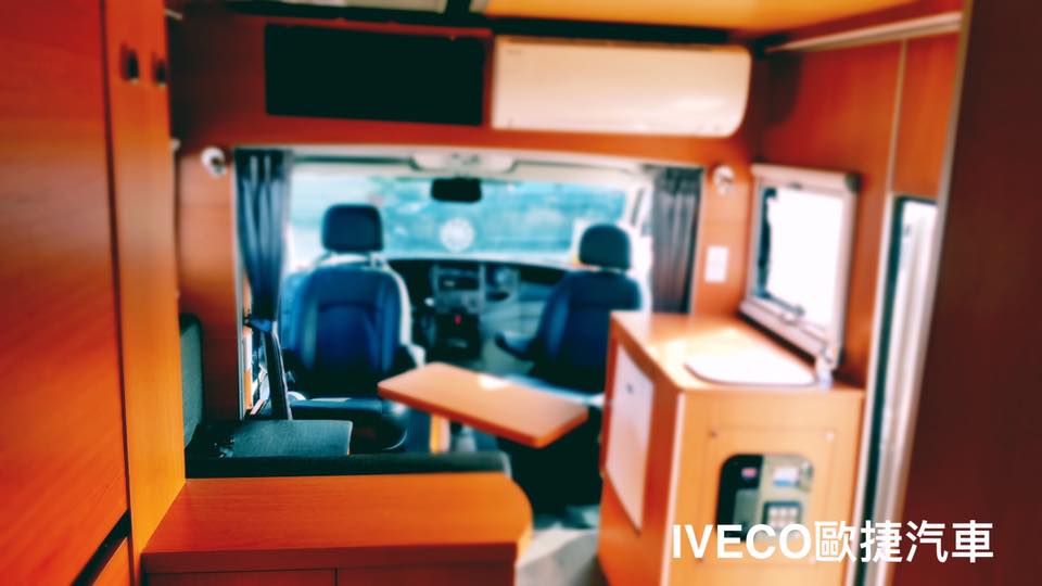 IVECO 行動露營車