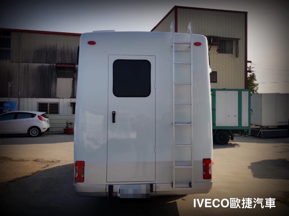 IVECO 行動露營車