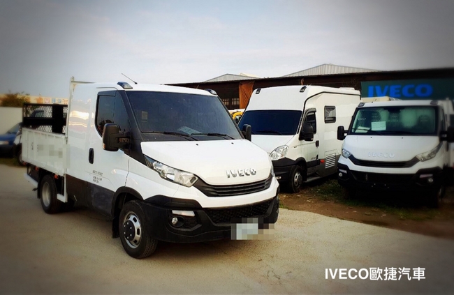 IVECO 《小雙廂》半廂式車體