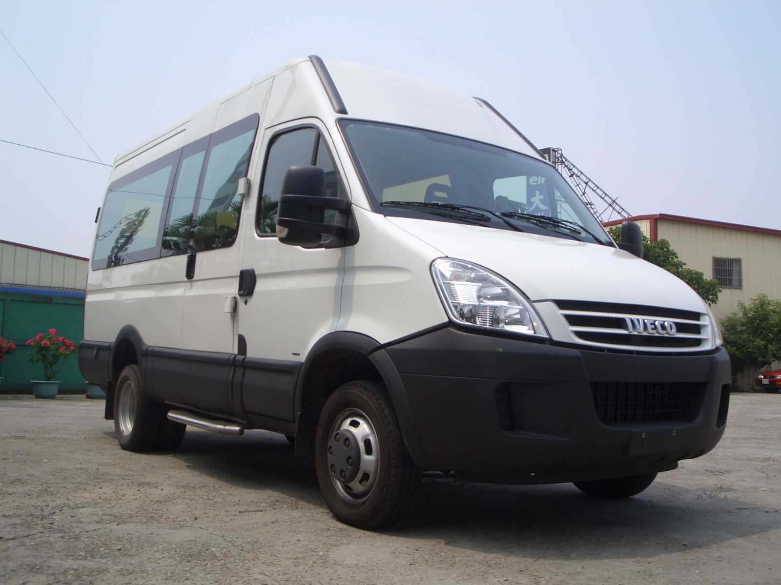 Iveco 中古車及二手貨車 3 49 噸iveco 中古貨車 威凱汽車本公司所提供之iveco 中古車提供下列服務以及保障 Iveco 中古車 提供原廠保固 Iveco經銷商 威凱汽車